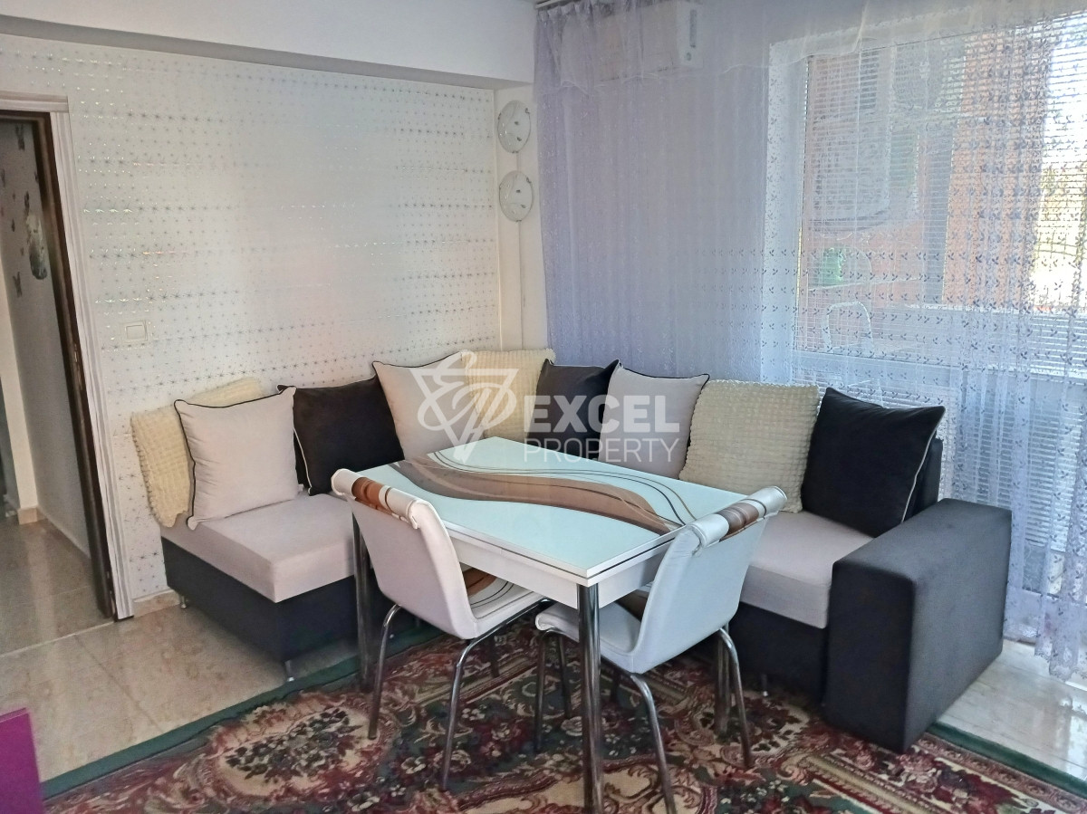 Тристаен имот с мебели, партер в района на Какао Бийч