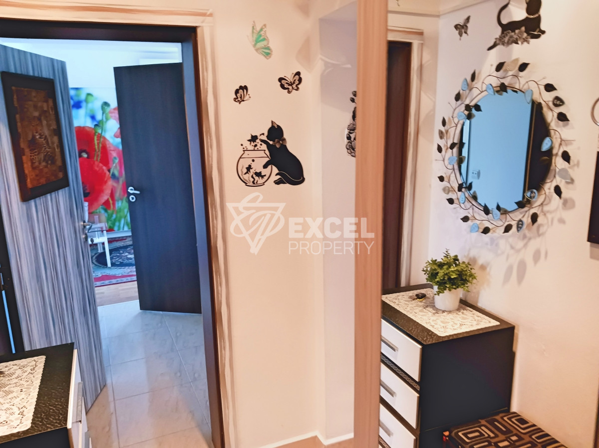 Тристаен имот с мебели, партер в района на Какао Бийч