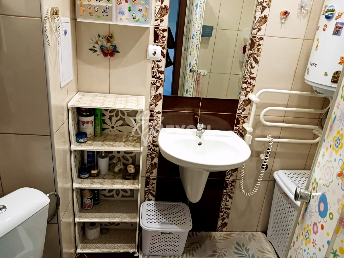 Тристаен имот с мебели, партер в района на Какао Бийч