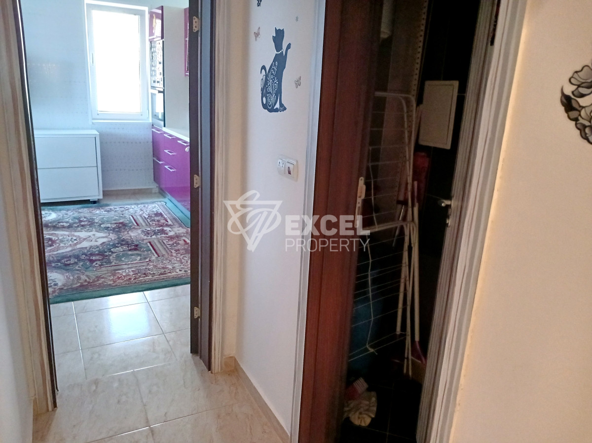 Тристаен имот с мебели, партер в района на Какао Бийч