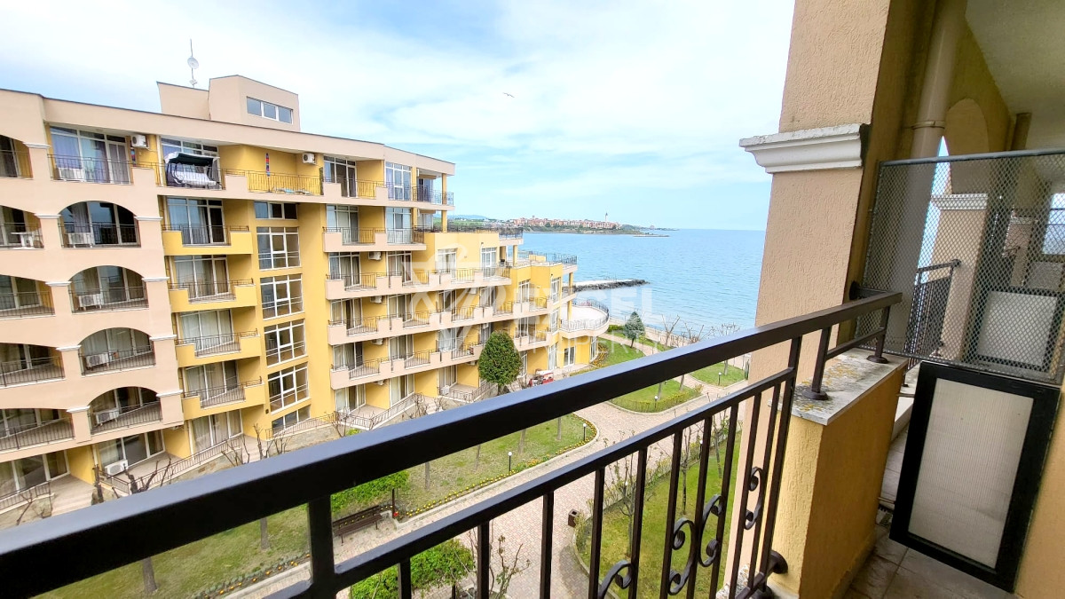 Студио на първа линия в Ахелой, подходящо за отдаване под наем