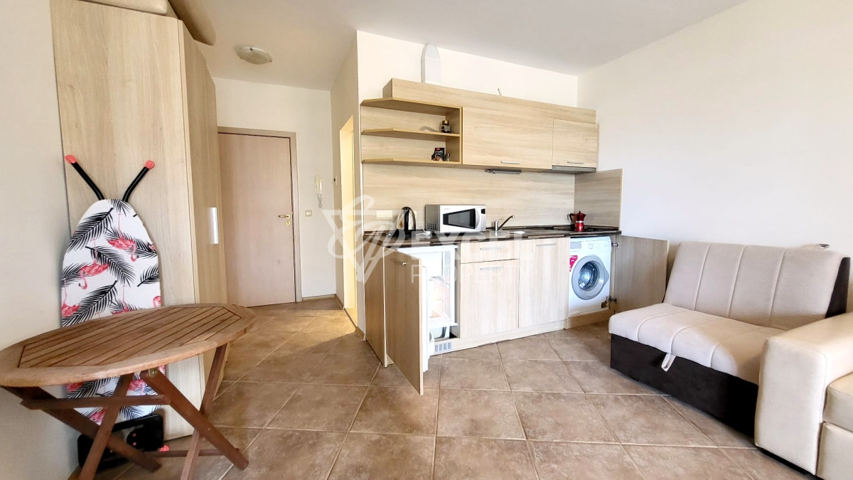 Студио на първа линия в Ахелой, подходящо за отдаване под наем