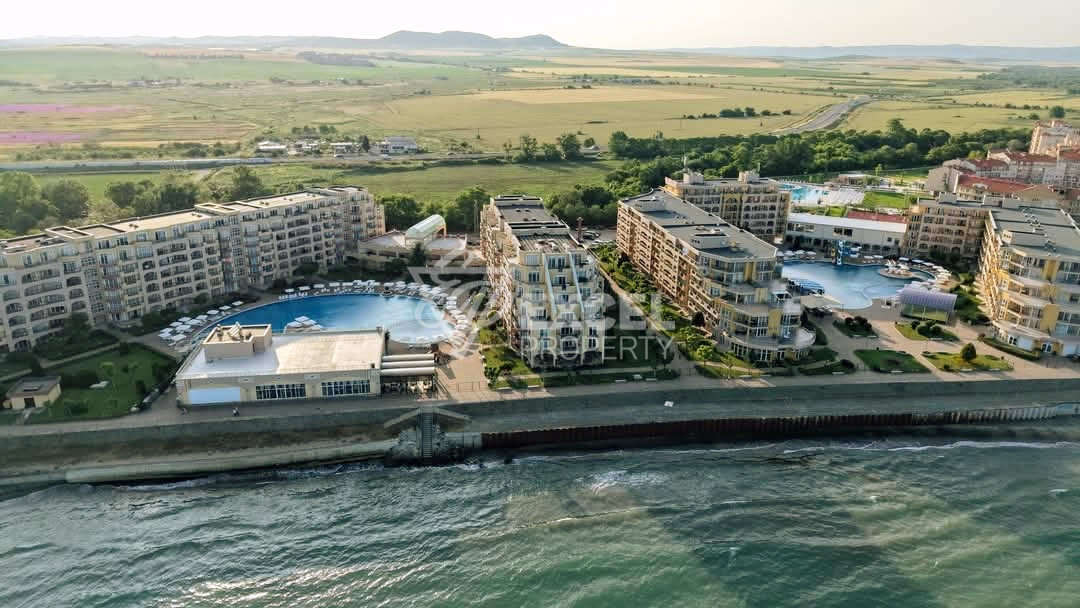 Студио на първа линия в Ахелой, подходящо за отдаване под наем