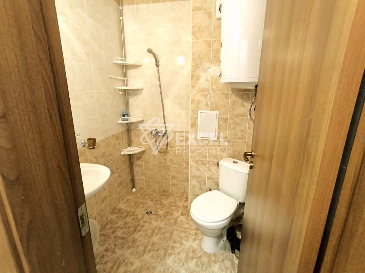 Уютно обзаведено студио с мебели и тераса в Съни Дей 6