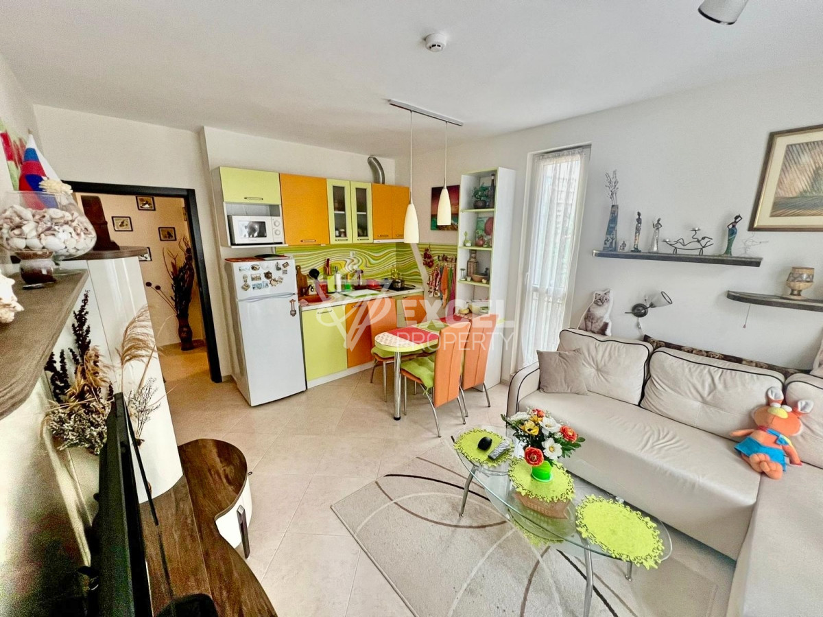 Двустаен, стилно обзаведен имот в комплекс Слънце и Море