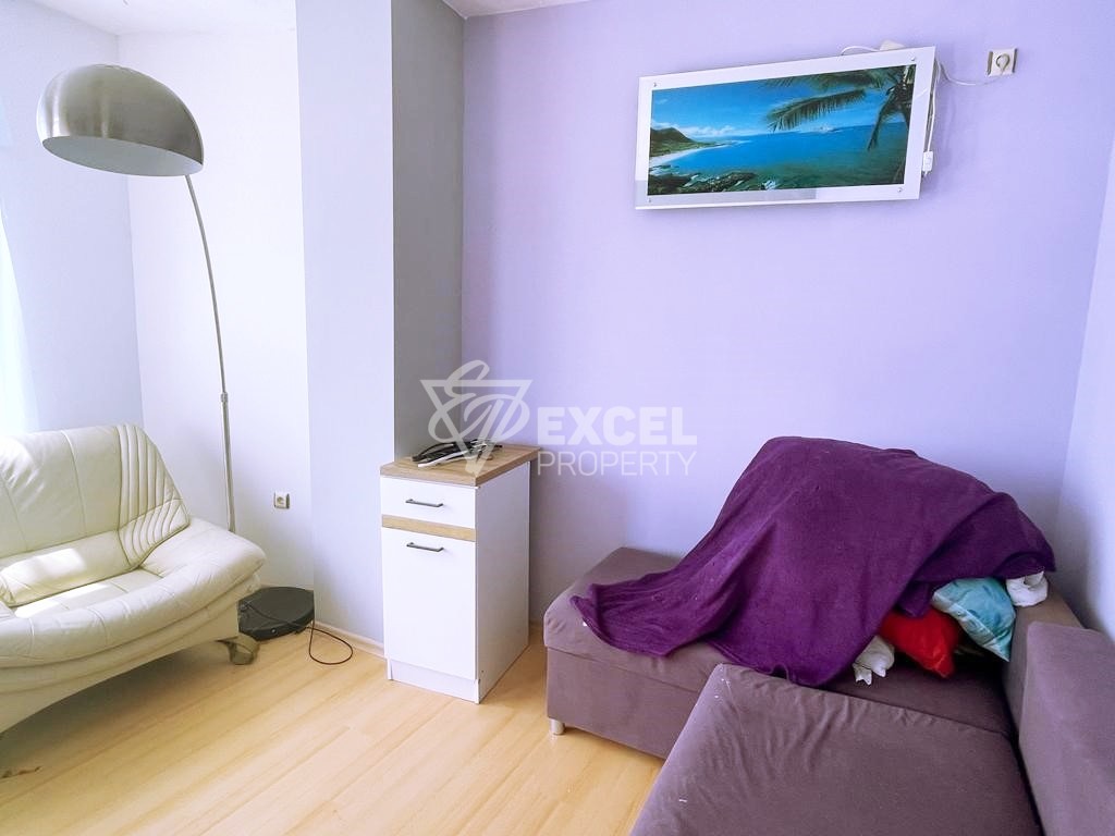 Тристаен обзаведн имот в комплекс Сани Дей 5