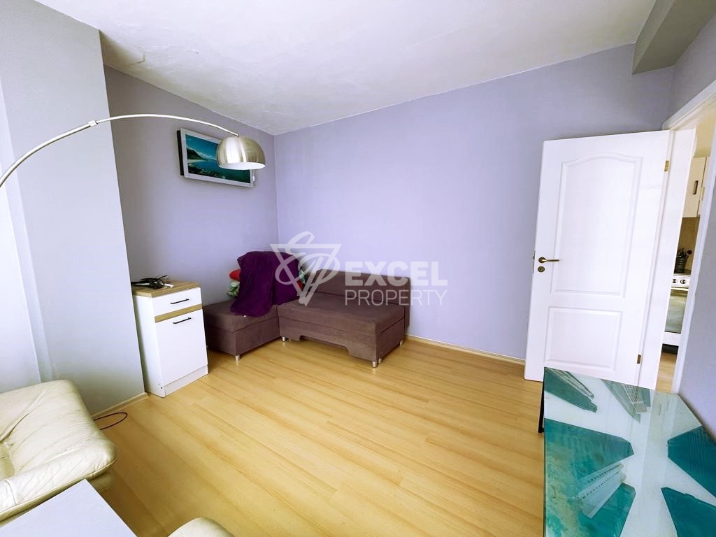 Тристаен обзаведн имот в комплекс Сани Дей 5