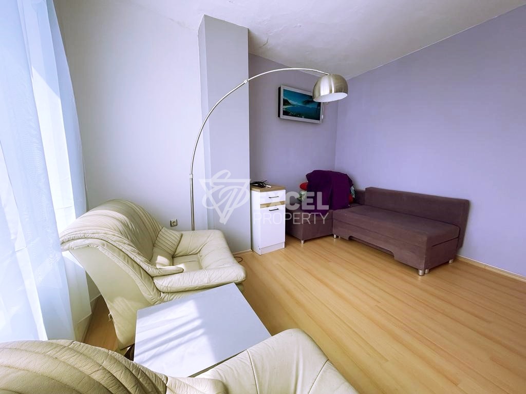 Тристаен обзаведн имот в комплекс Сани Дей 5