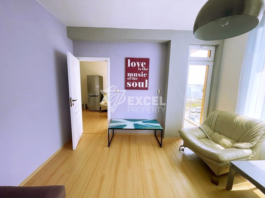 Тристаен обзаведн имот в комплекс Сани Дей 5