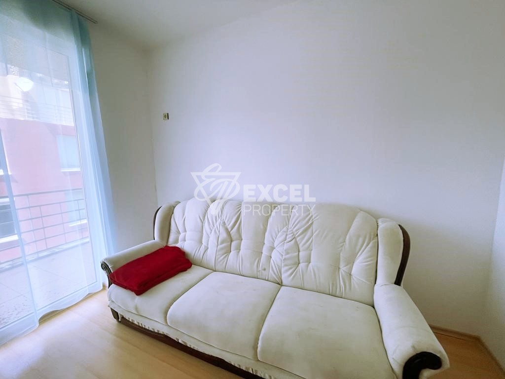 Тристаен обзаведн имот в комплекс Сани Дей 5