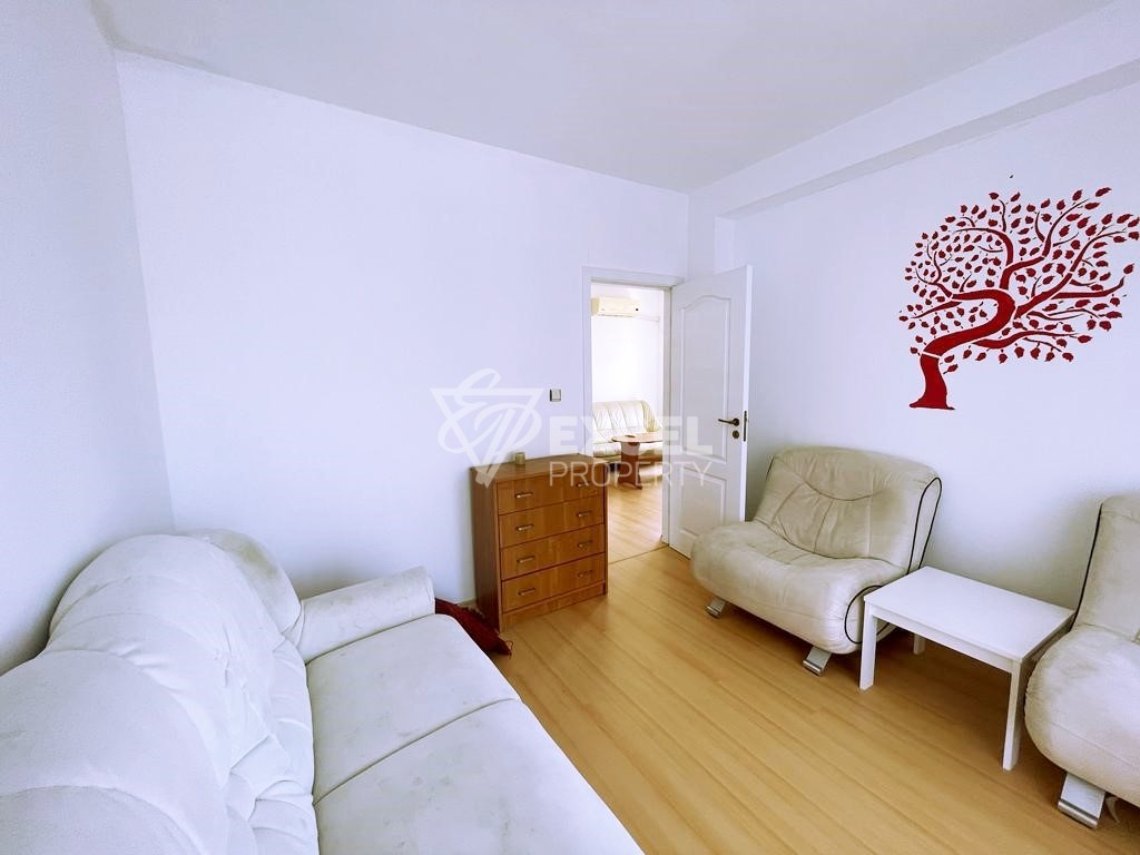 Тристаен обзаведн имот в комплекс Сани Дей 5