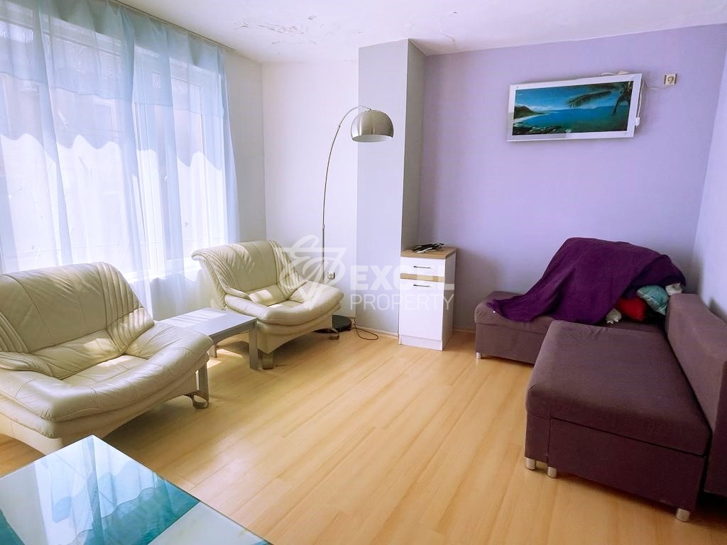 Тристаен обзаведн имот в комплекс Сани Дей 5