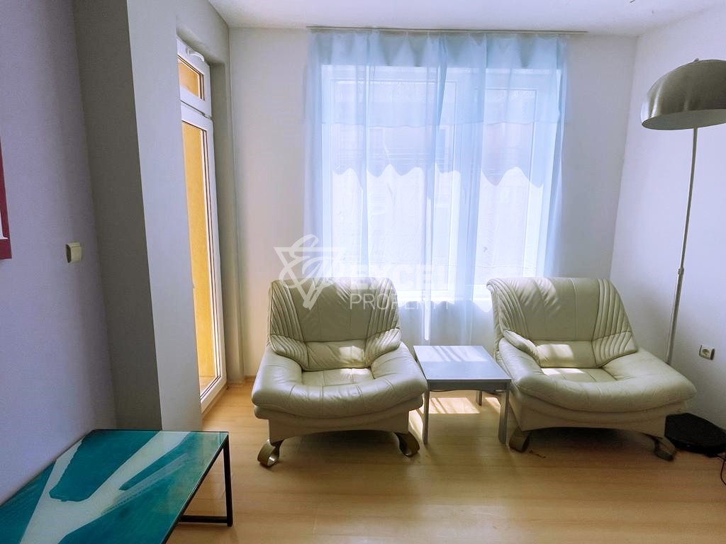 Тристаен обзаведн имот в комплекс Сани Дей 5