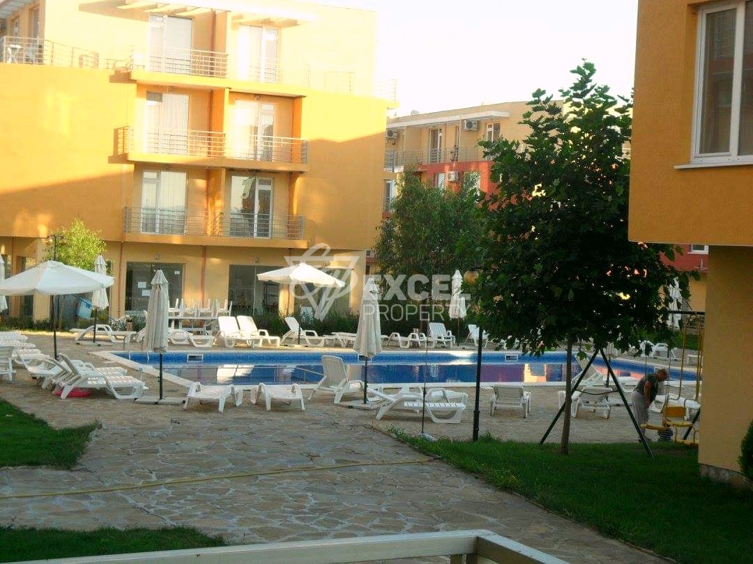 Тристаен обзаведн имот в комплекс Сани Дей 5