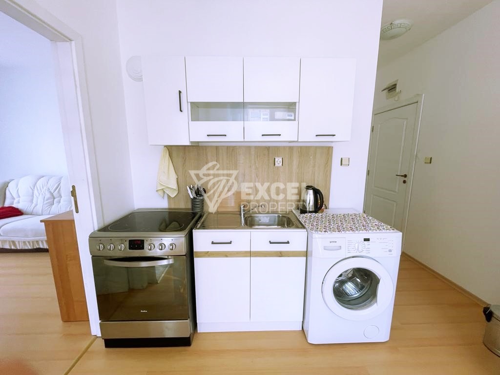 Тристаен обзаведн имот в комплекс Сани Дей 5