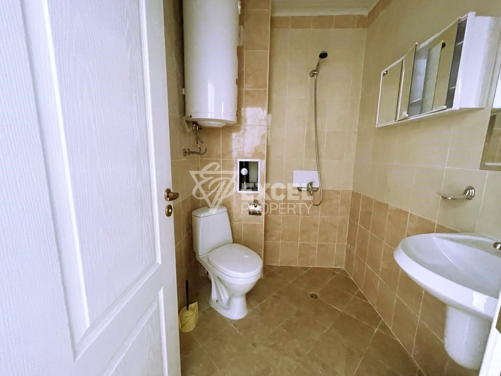 Тристаен обзаведн имот в комплекс Сани Дей 5