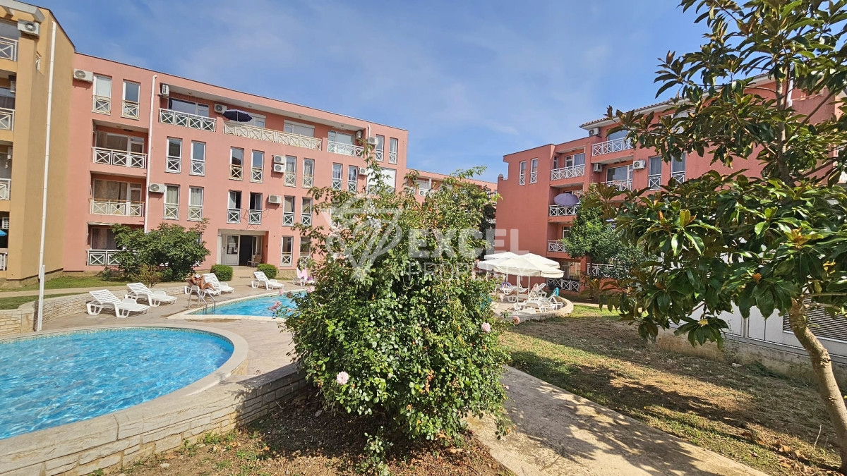 Мебелирано студио в комплекс Съни Дей 6