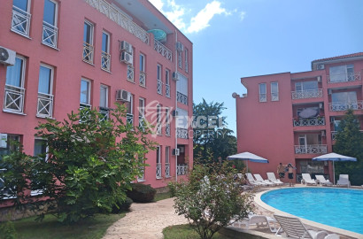 Бюджетно студио с мебели и тераса в Съни Дей 6