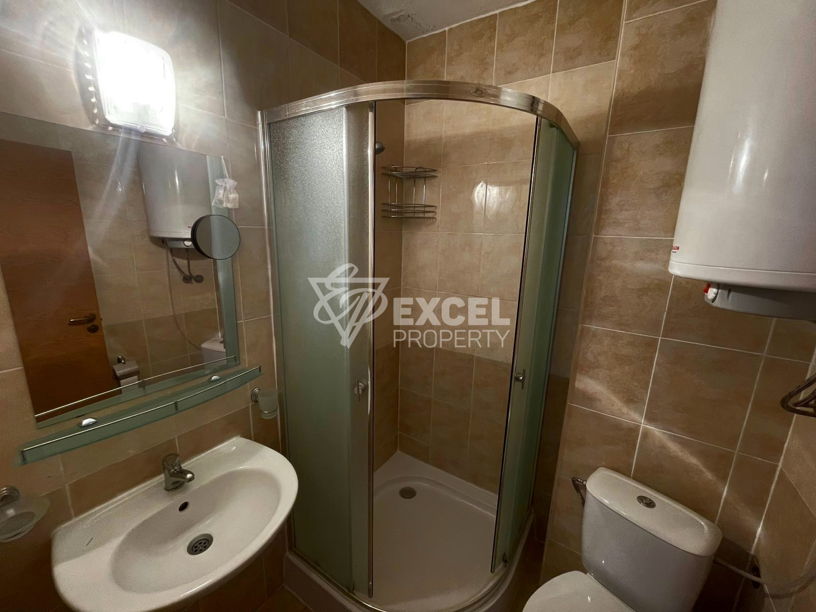 Двустаен, добре обзаведен имот в комплекс Съни Дей 6