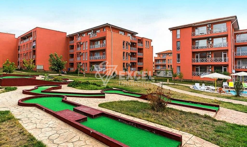 Двустаен, добре обзаведен имот в комплекс Съни Дей 6