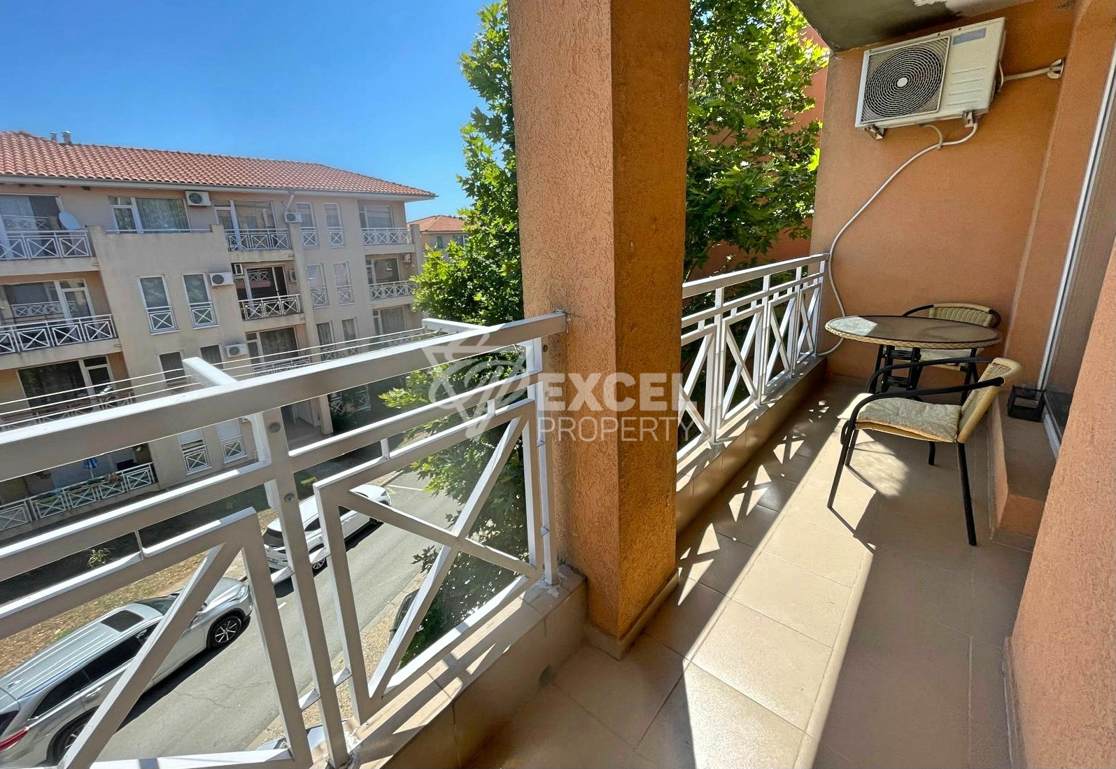 Двустаен, добре обзаведен имот в комплекс Съни Дей 6