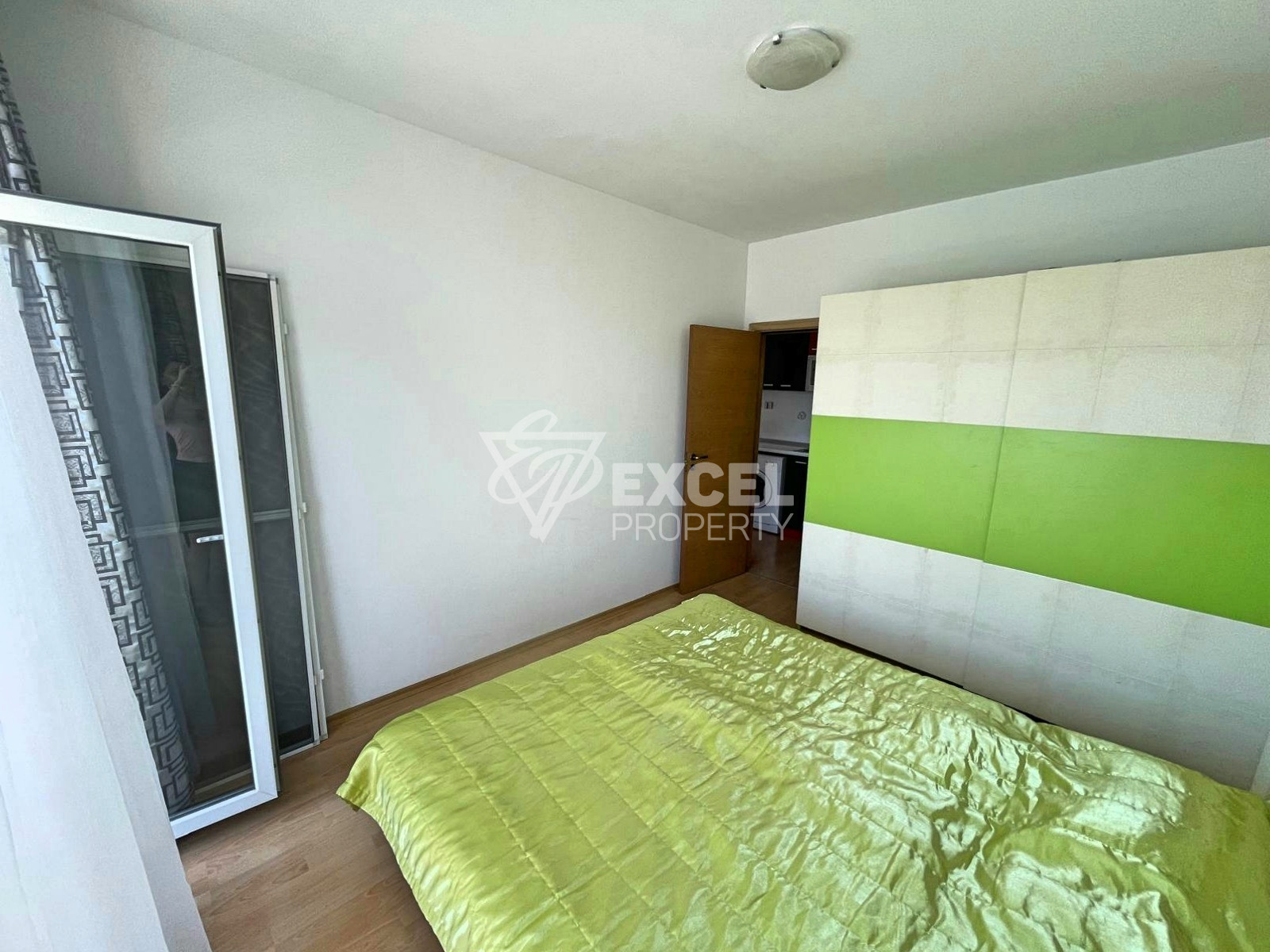 Двустаен, добре обзаведен имот в комплекс Съни Дей 6