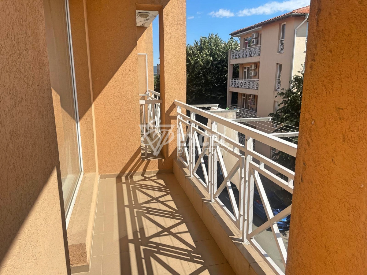 Двустаен, добре обзаведен имот в комплекс Съни Дей 6