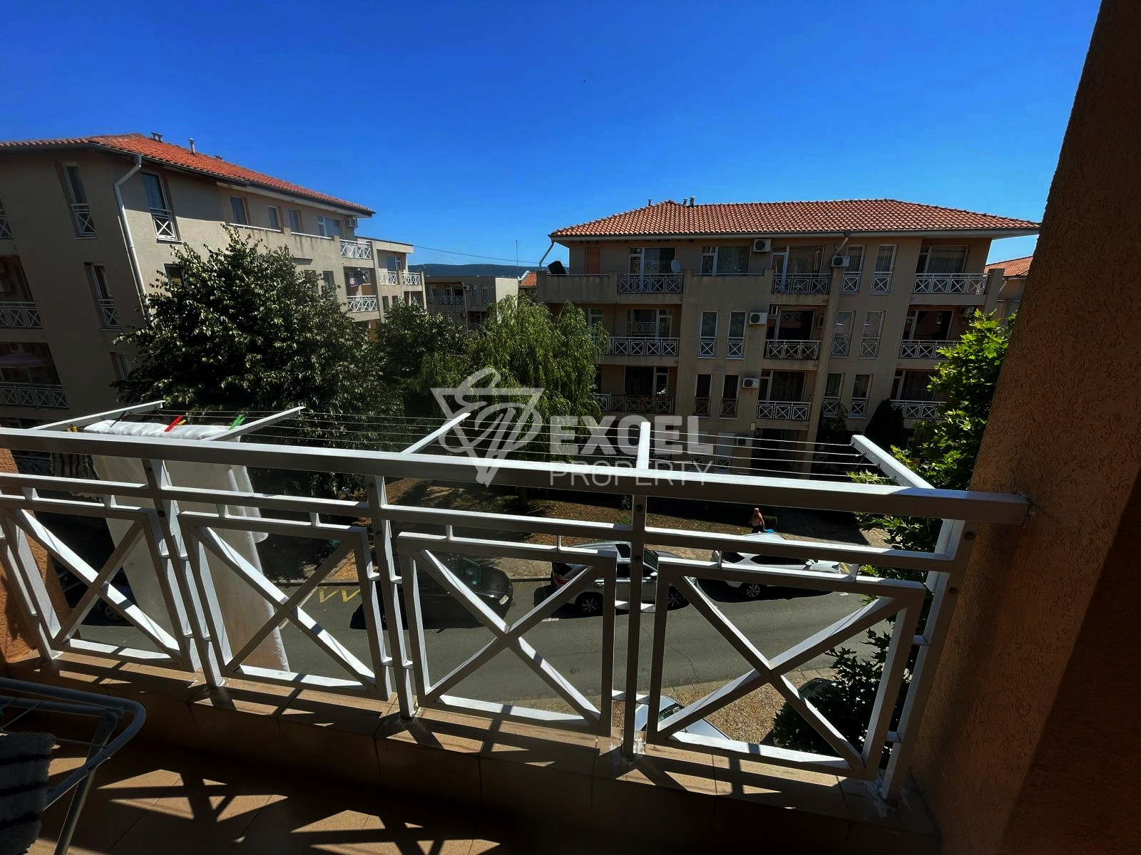 Двустаен, добре обзаведен имот в комплекс Съни Дей 6