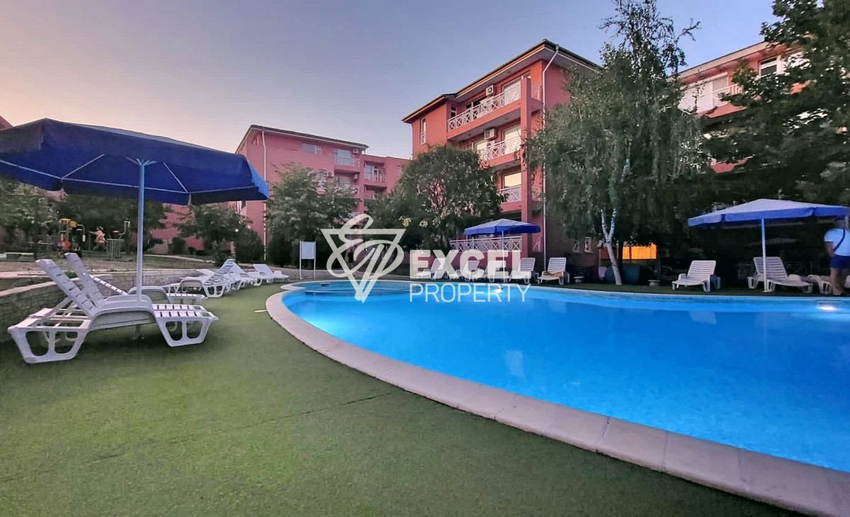 Двустаен, добре обзаведен имот в комплекс Съни Дей 6