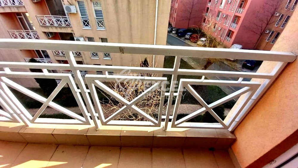 Двустаен, мебелиран имот в комплекс Сани Дей 6