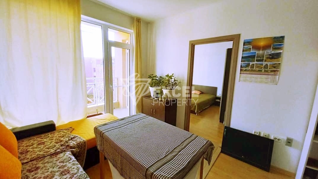 Двустаен, мебелиран имот в комплекс Сани Дей 6