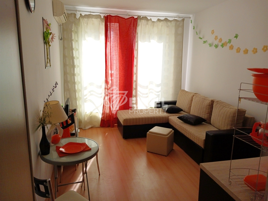 Студио с гледка към басейна Съни Дей 6