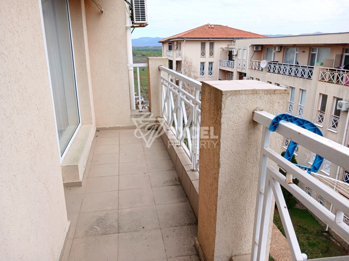 Стилен двустаен имот в комплекс Съни Дей 6