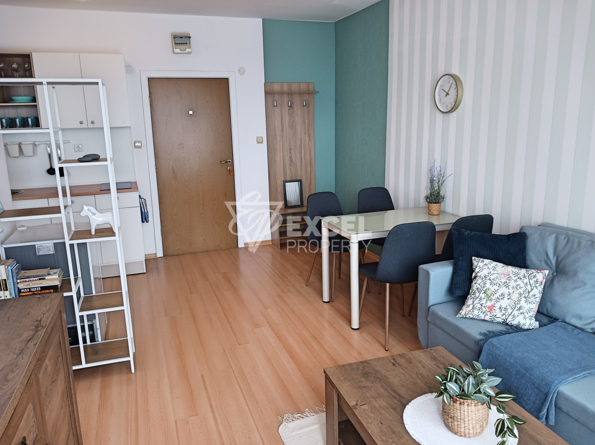 Стилен двустаен имот в комплекс Съни Дей 6