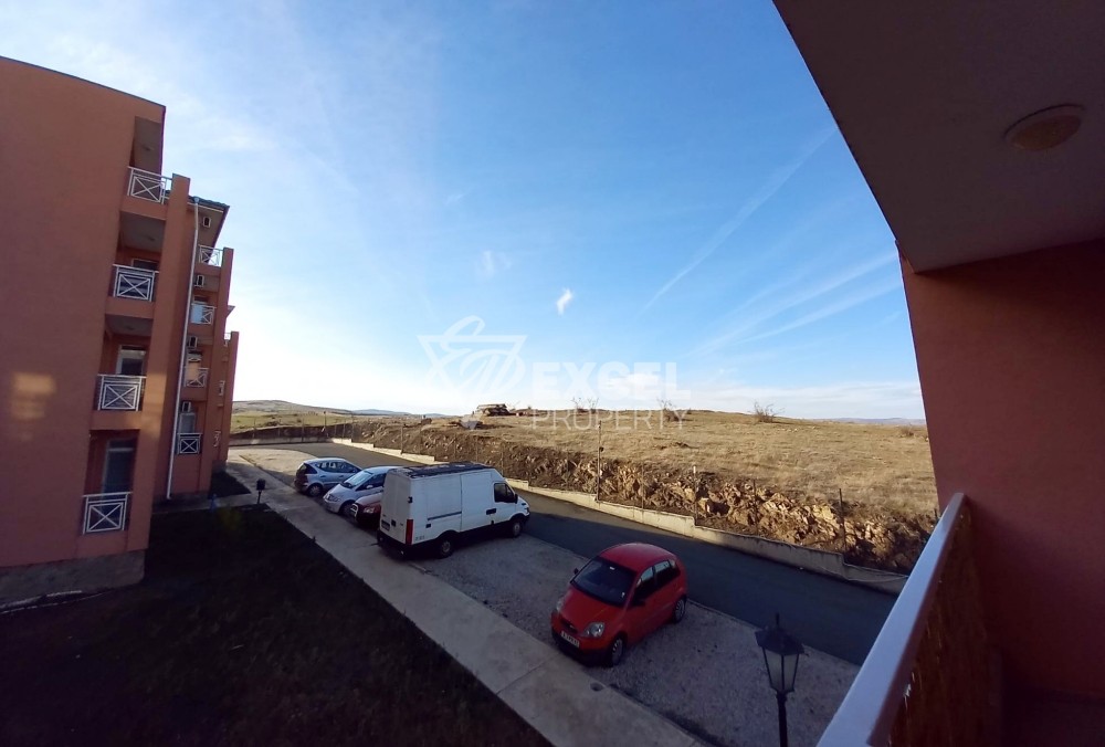 Двустаен обзаведен имот-в района на Слънчев бряг с платена такса поддръжка