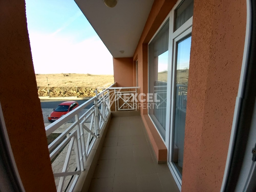 Двустаен обзаведен имот-в района на Слънчев бряг с платена такса поддръжка