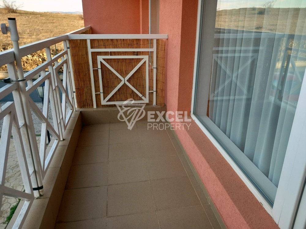 Двустаен обзаведен имот-в района на Слънчев бряг с платена такса поддръжка