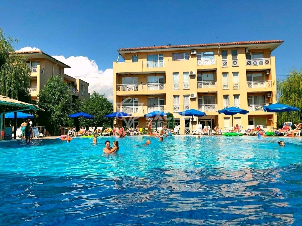 Уютно обзаведено студио с мебели и тераса в Съни Дей 6