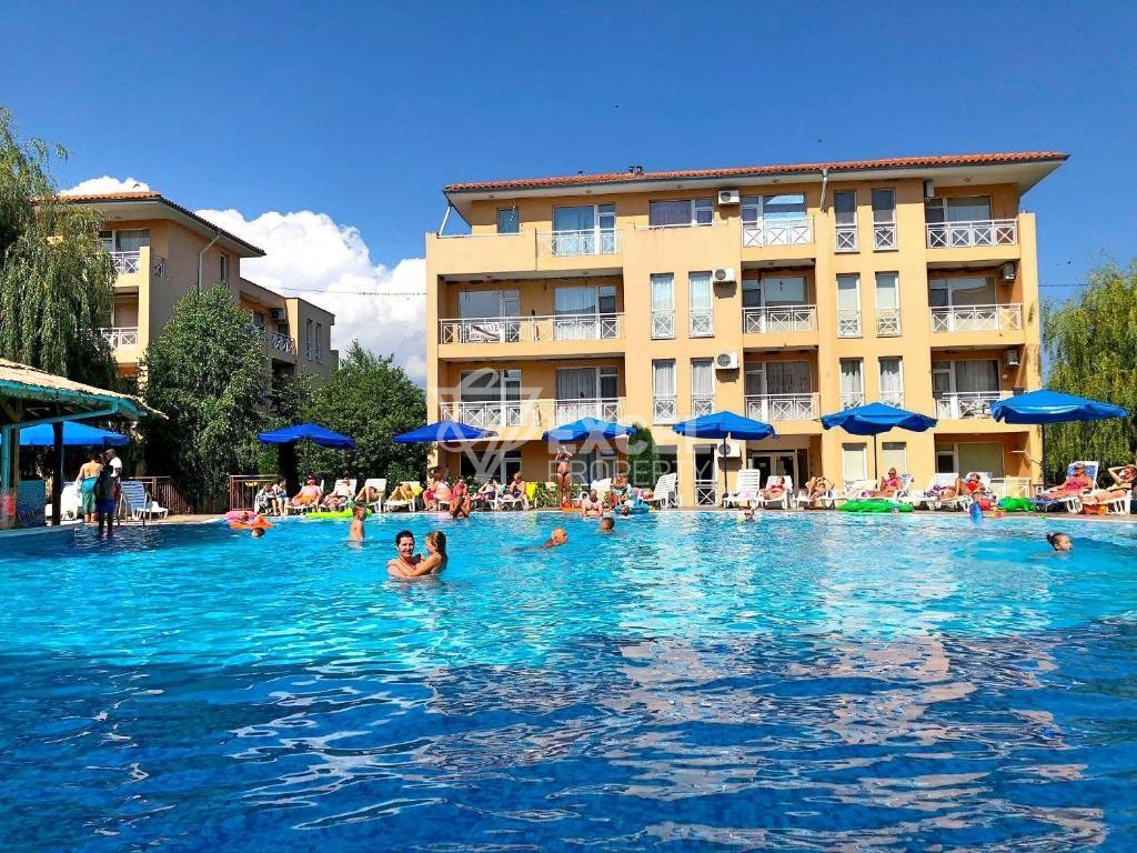 Стилен двустаен имот в комплекс Съни Дей 6