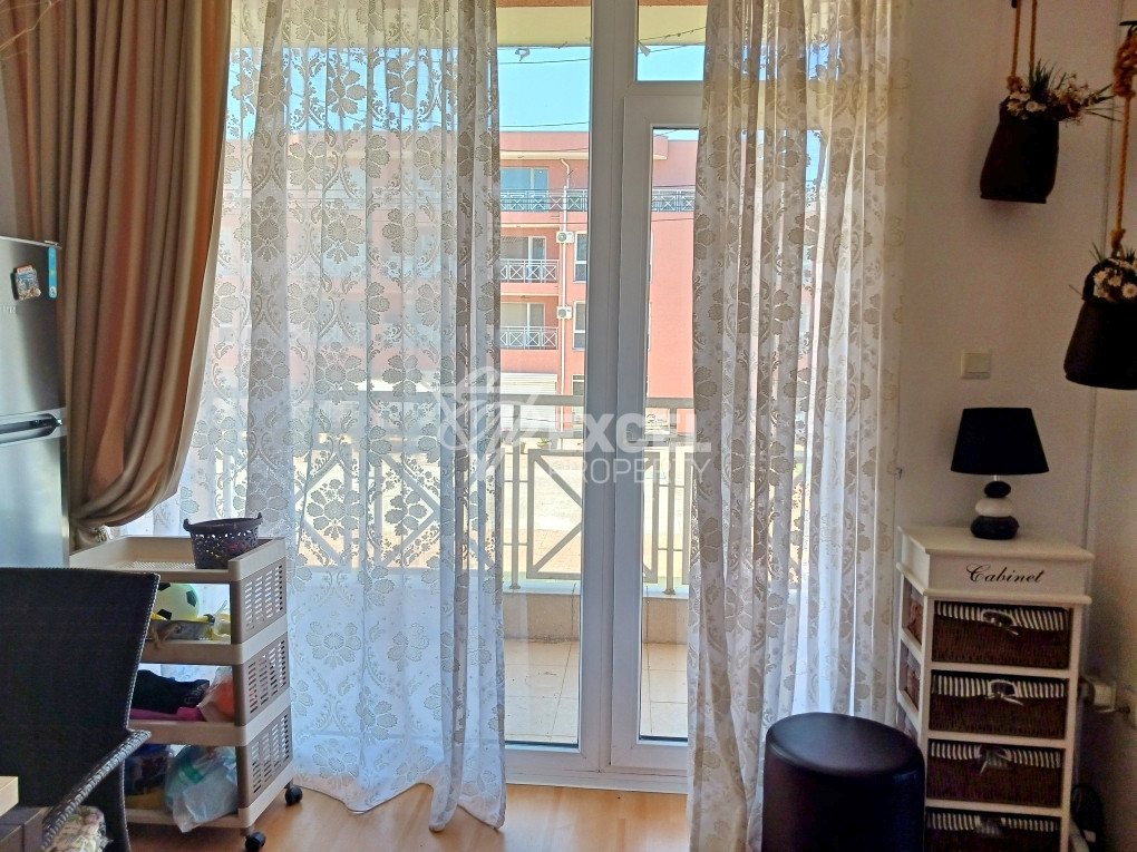 Тристаен  обзаведен апартамент с две тераси-Съни Дей 6