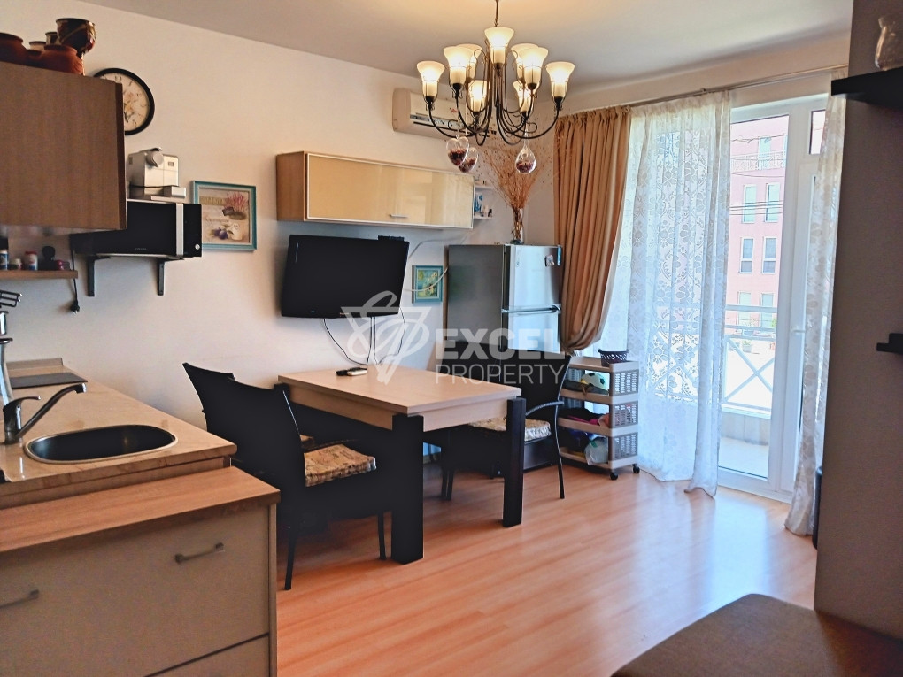 Тристаен  обзаведен апартамент с две тераси-Съни Дей 6