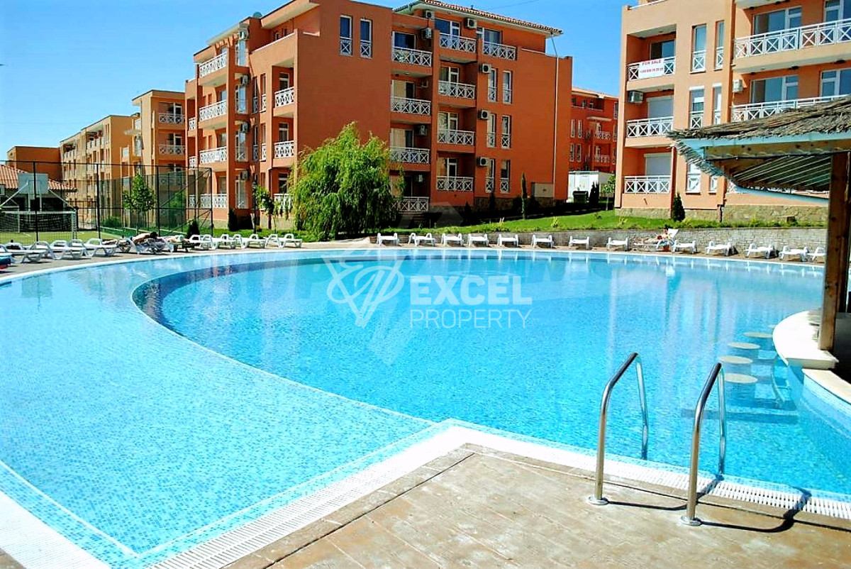 Тристаен  обзаведен апартамент с две тераси-Съни Дей 6