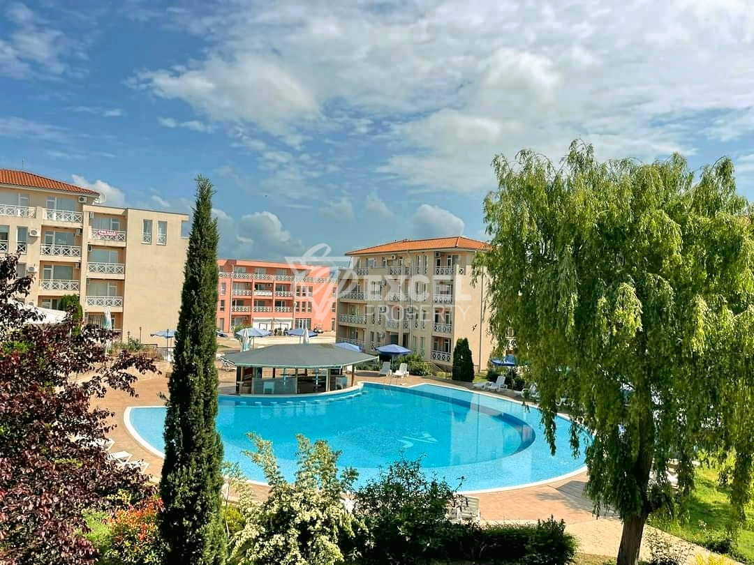 Тристаен  обзаведен апартамент с две тераси-Съни Дей 6