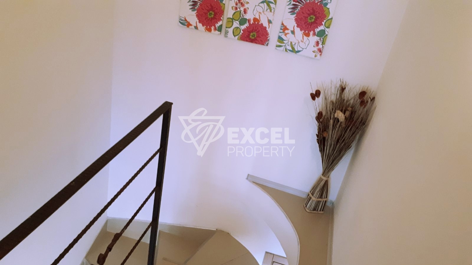 Просторен двустаен имот- мезонет, в комплекс Вила Ита