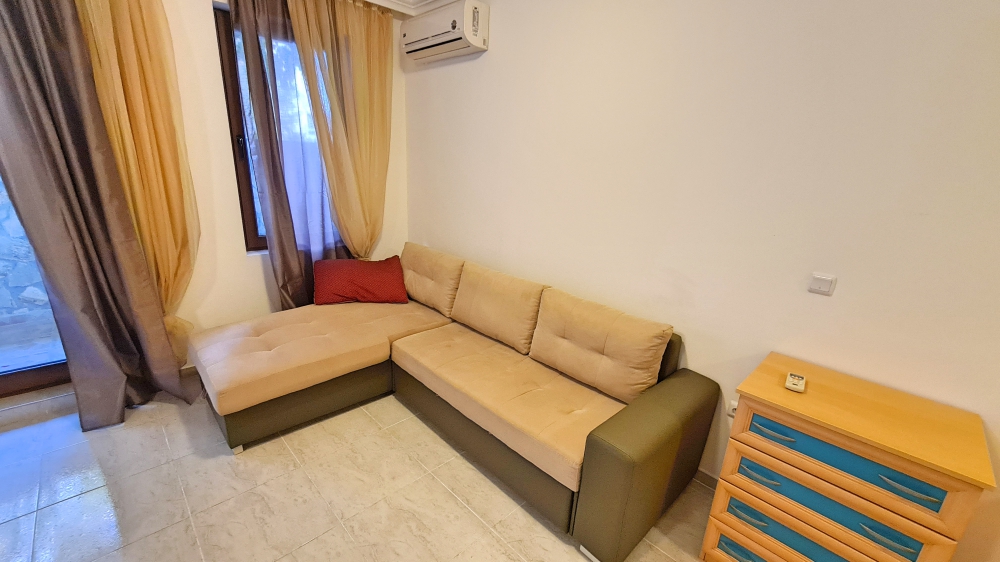 Просторно студио в комплекс Олимп, Свети Влас