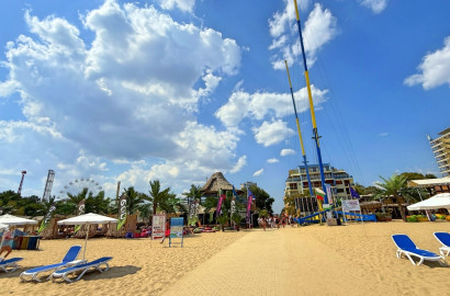 Офис на плажа 2026: Новият стандарт за работа и живот на Черноморието