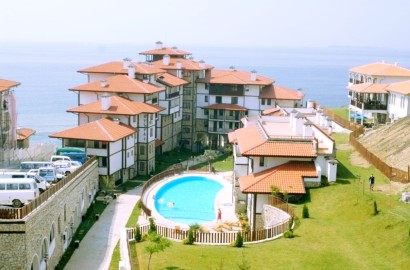 Тристаен обзавден имот-Етъра, Свети Влас