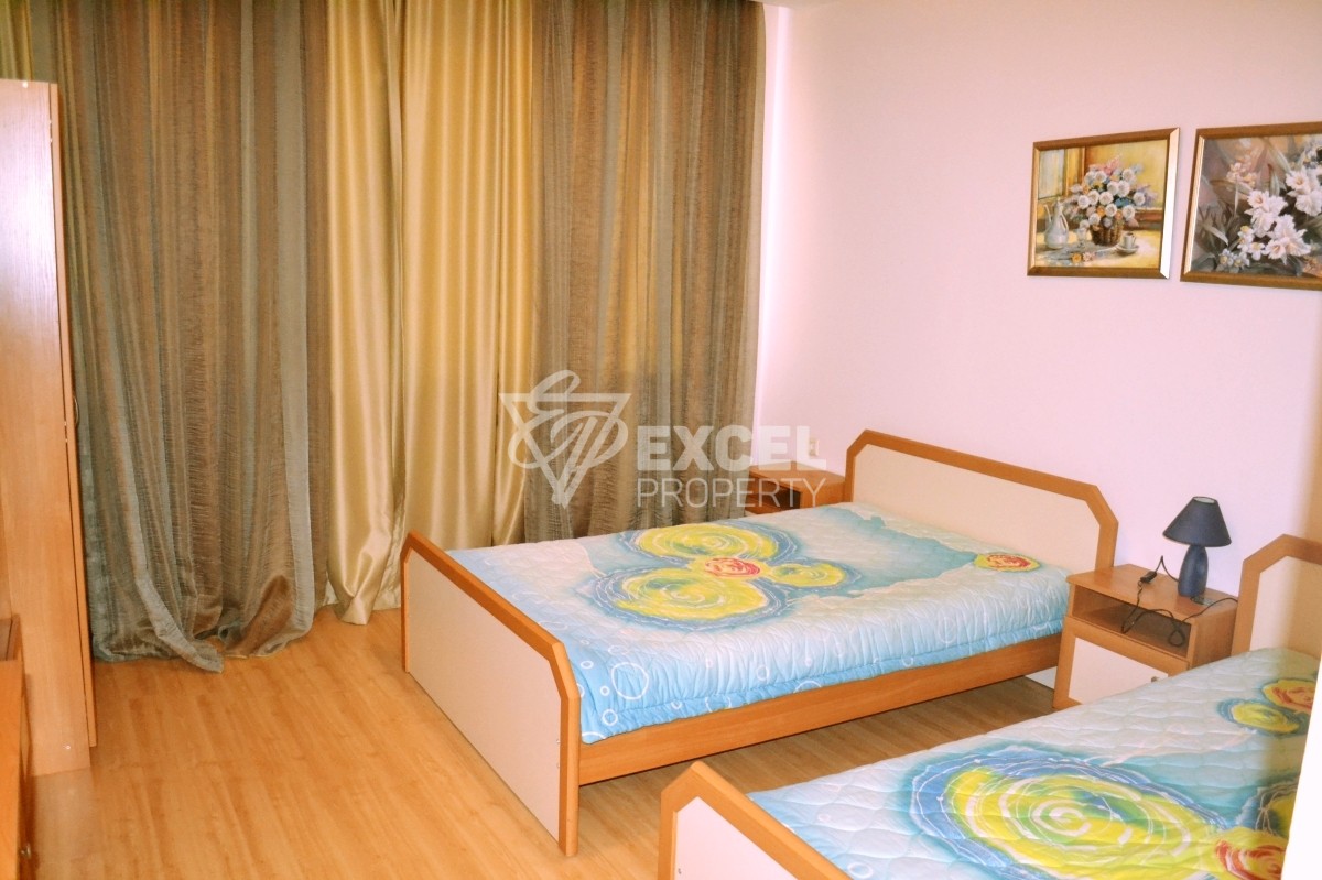 Месамбрия Форт комплекс,  Елените- тристаен имот с гледка море