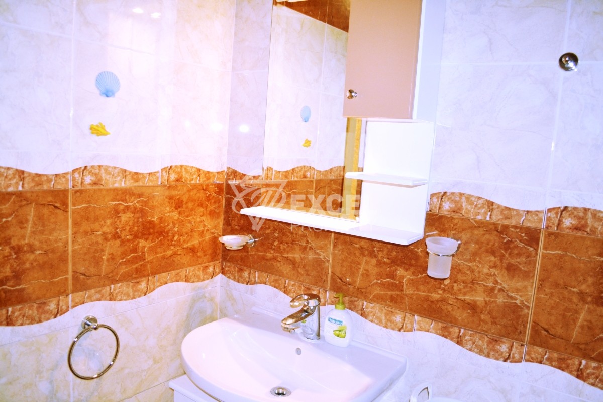 Месамбрия Форт комплекс,  Елените- тристаен имот с гледка море