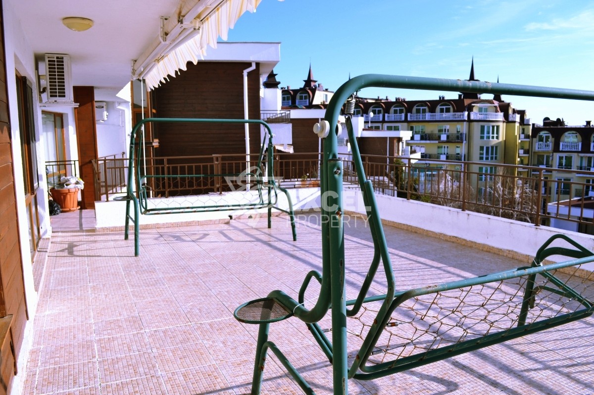 Месамбрия Форт комплекс,  Елените- тристаен имот с гледка море